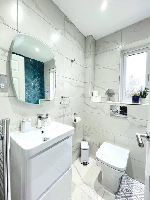 Quirky, Family Home In Glasgow Cardonald Buitenkant foto