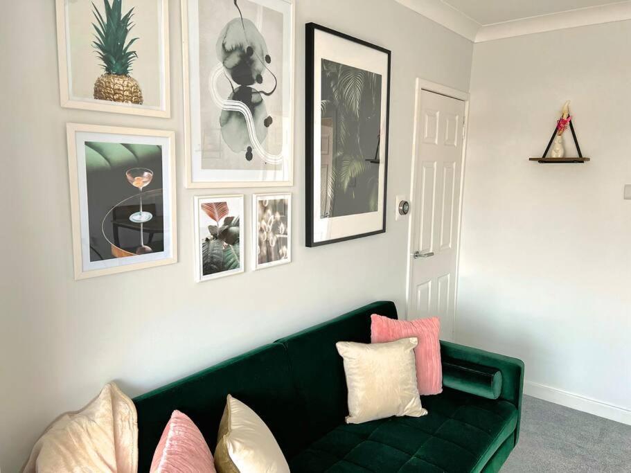 Quirky, Family Home In Glasgow Cardonald Buitenkant foto